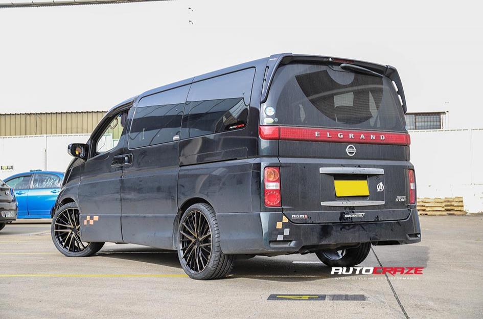NISSAN ELGRAND NEWTON BLACK MACHINED DARK TINT